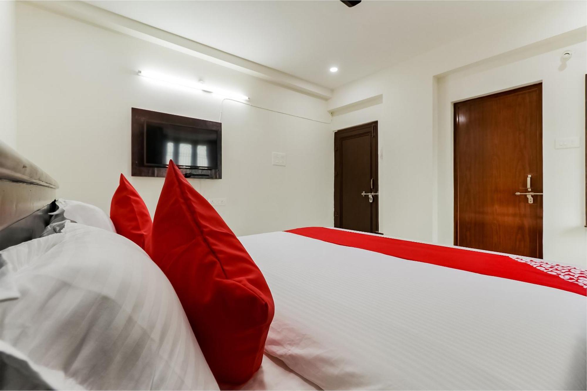 Oyo Victory Grand Otel Tadepalle Dış mekan fotoğraf